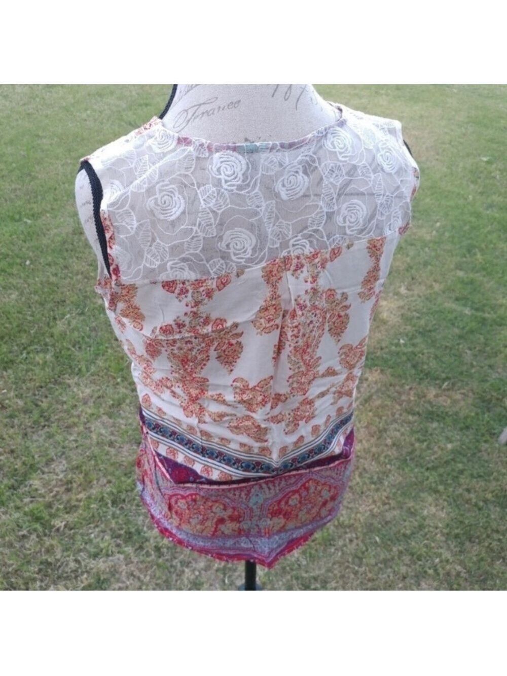 JENNIFER TAYLOR multicolor boho print lace yoke festival sleeveless tie neck top - Picture 3 of 10